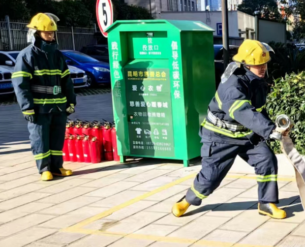 金桂苑小區(qū)消防演練，急救知識，電梯關人自救知識